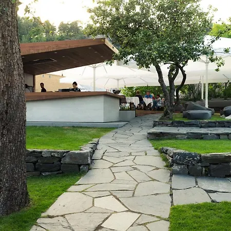 Tollboden & Restaurant Отель Крагерё